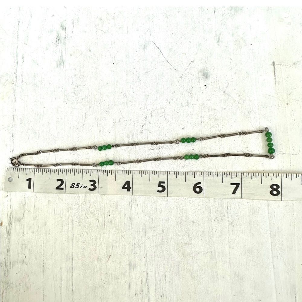Green beaded silver tone dainty necklace - Picture 4 of 7